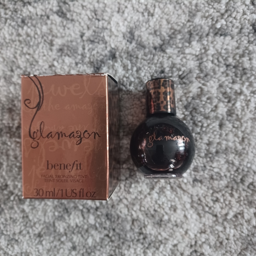 Benefit Tanning - Picture 5 of 6